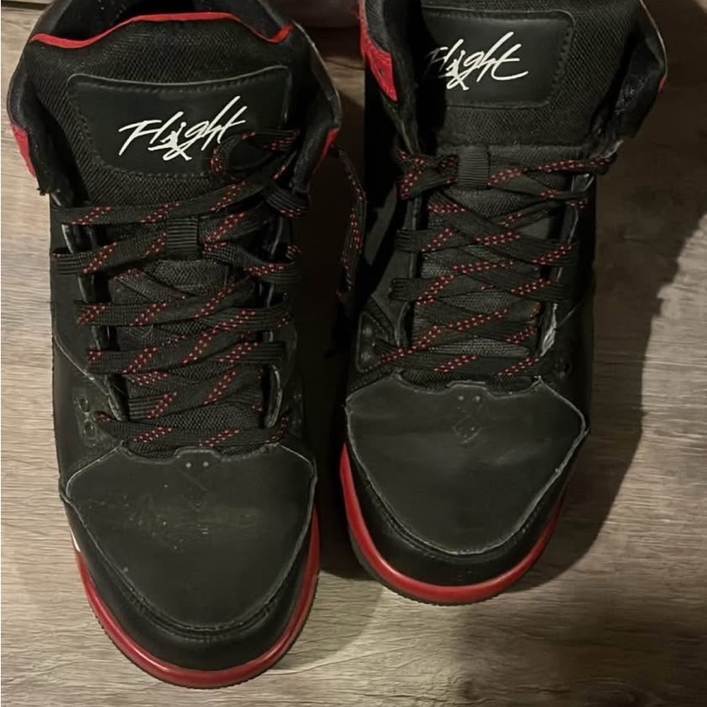 Jordan Kids Sneakers in Black and Red